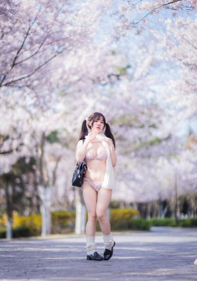 国色天香一卡2卡三卡4卡乱码_超清在线观看完整版