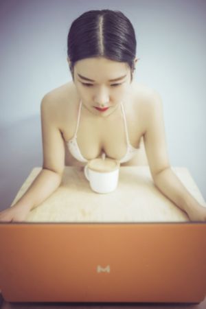 无码十国产十模特_超清超清免费观看