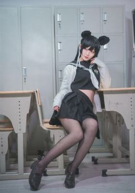 国产美女白丝足交_完整版高清下载