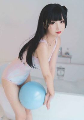 厨房掀起岳裙子从后面进去_免费超清在线观看